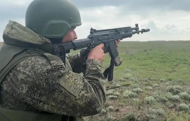 呼号“斯卡拉”的乌军第425独立突击团士兵瓦迪姆·基马科夫斯基在成为俄军俘虏之后