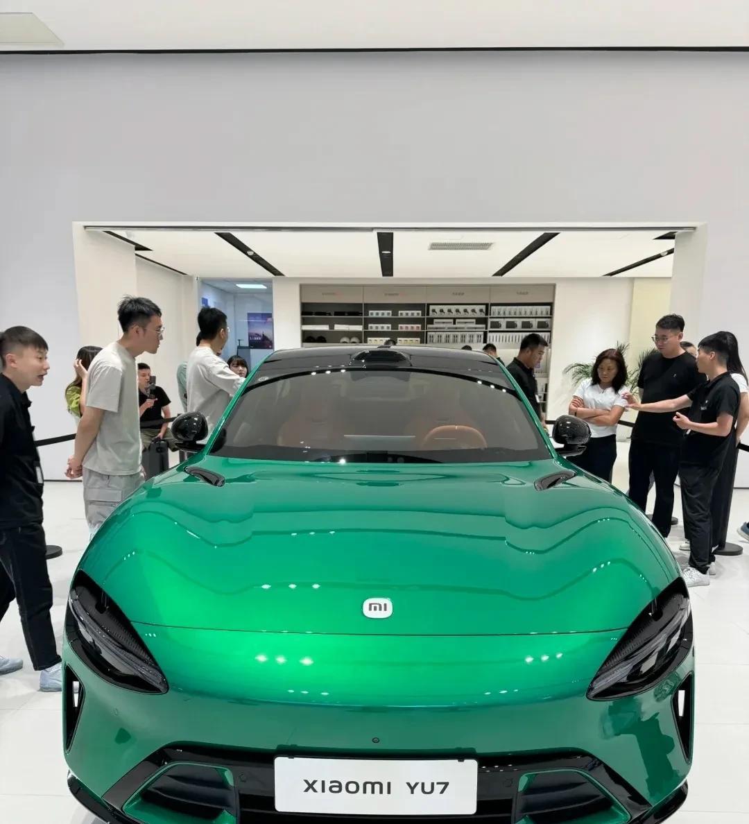 小米YU7汽车3分钟快速实现大定20万台最破防的人不是小米汽车的友商，而是小米