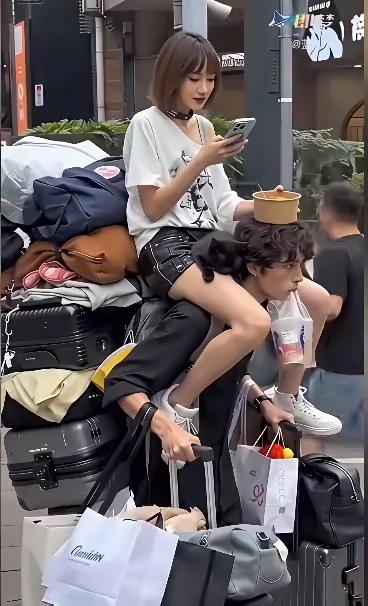 把奴性发挥到极致。这算是人才还是人渣呢！