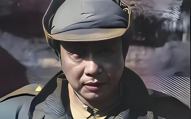 1949年北平和平解放前夕，傅作义在高级将领会议上宣布和平起义方案，再三苦劝挽留