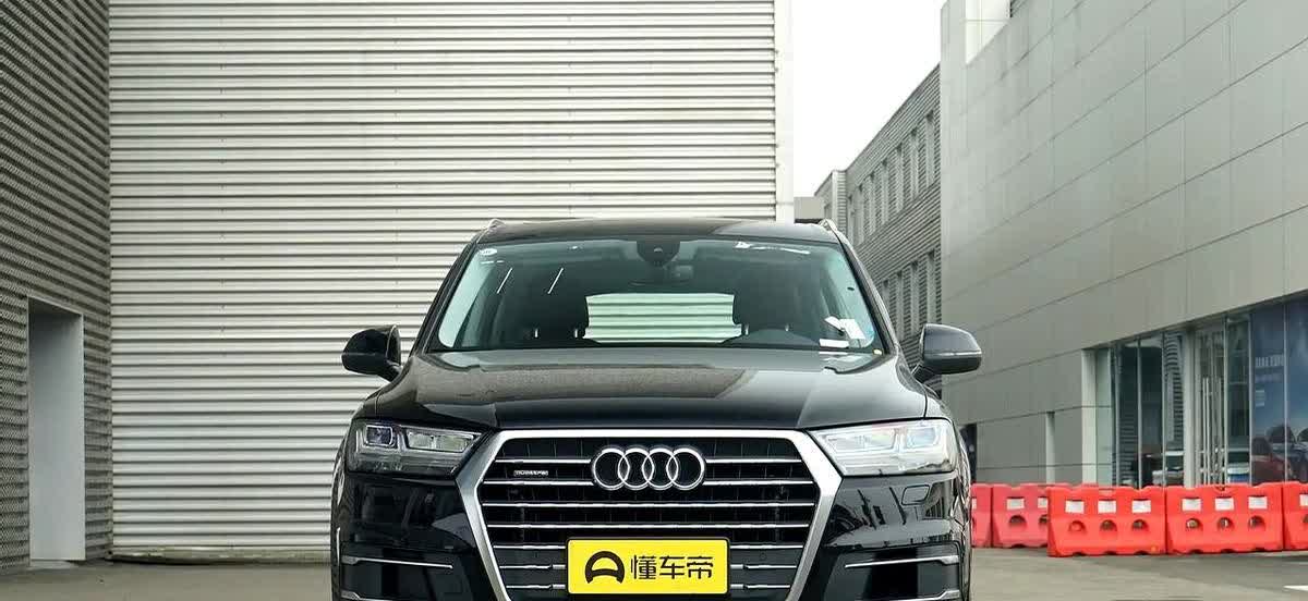 同事嚷嚷着奥迪Q7大跳水，搞活动。非要拉着我去试乘试驾。我说上个