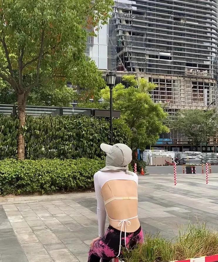 江南美女多还是北方美女多？我去过南方，感觉南方人整体上要比北方人黑一些。俗话说