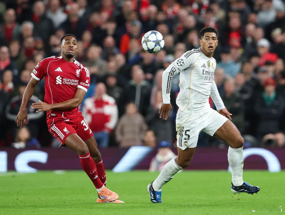 利物浦1比0皇马皇马传球468次，利物浦257次。控球率皇马61%，利物浦39