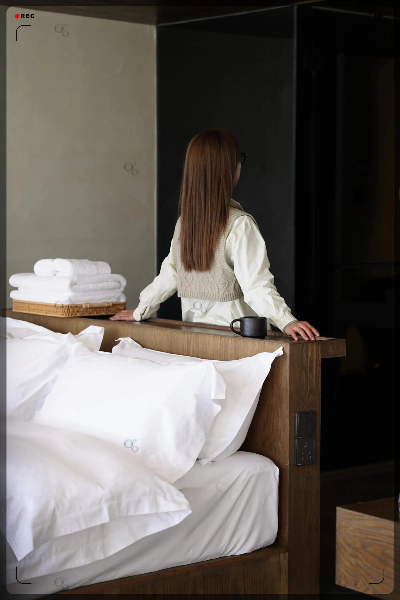 发现妻子出轨，男子两刀杀死出轨对象！1月9日，一媒体报道，事件发生在深圳，20