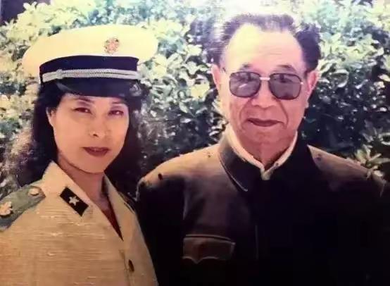 现在的人，根本体会不到毛主席在老军人心目中的地位，开国上将陈士榘后来婚姻出了问