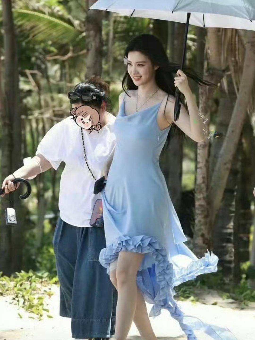 王楚然果然是大框架美女，这身材比例也太优越了。她到底有多高啊？