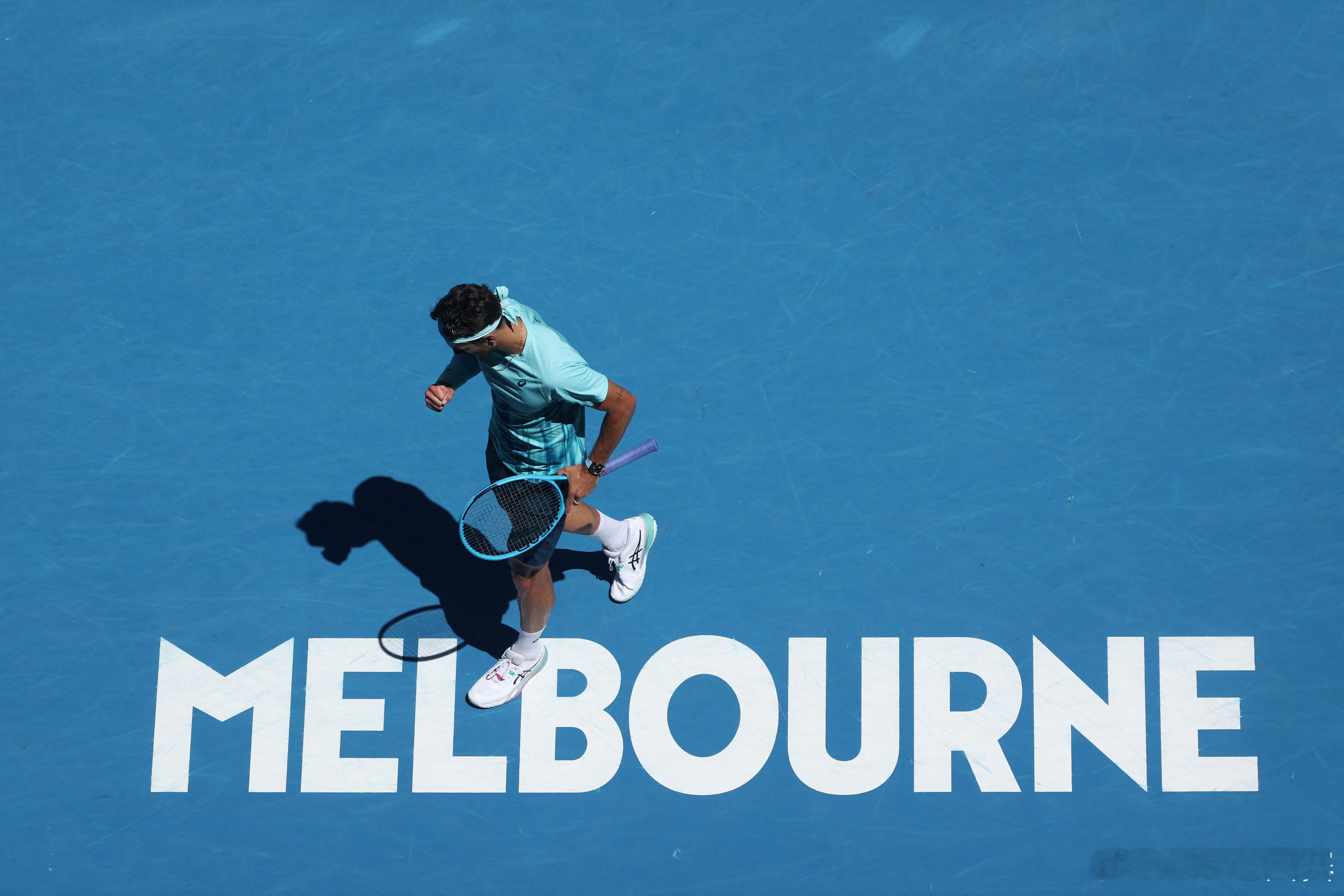 即时战况：澳网2026男单第四轮，穆塞蒂6-27-5连下两城，盘分2-0领先