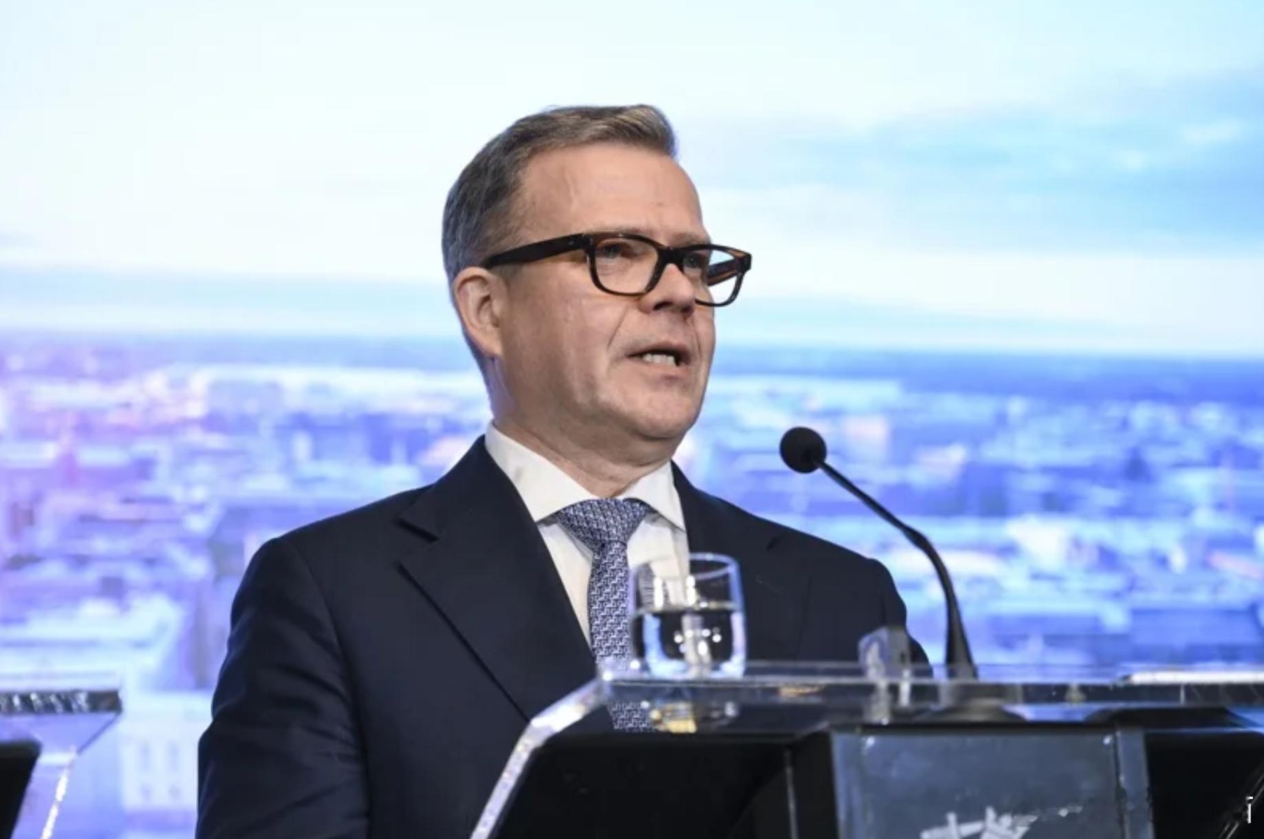 【被指歧视亚裔？议员模仿“拉眼角”引发争议芬兰总理向亚洲国家致歉】海外新鲜事