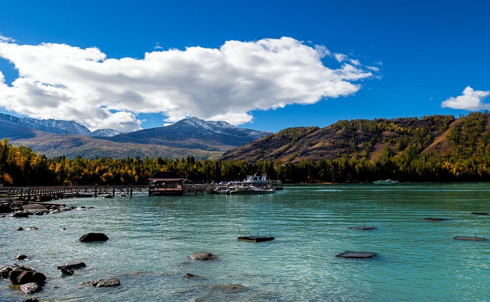 昨天在美国的同学，在群里面发了一个消息，因为他们准备从美国休斯敦回中国来了，其实