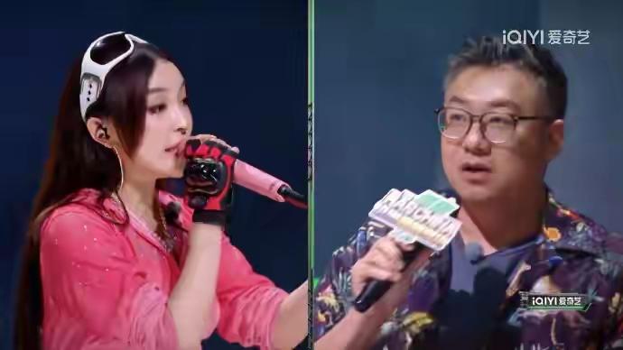 “狗咬狗”一嘴毛。这种所谓的乐评人和说唱歌手都是混子。两个靠嘴的人吵起来
