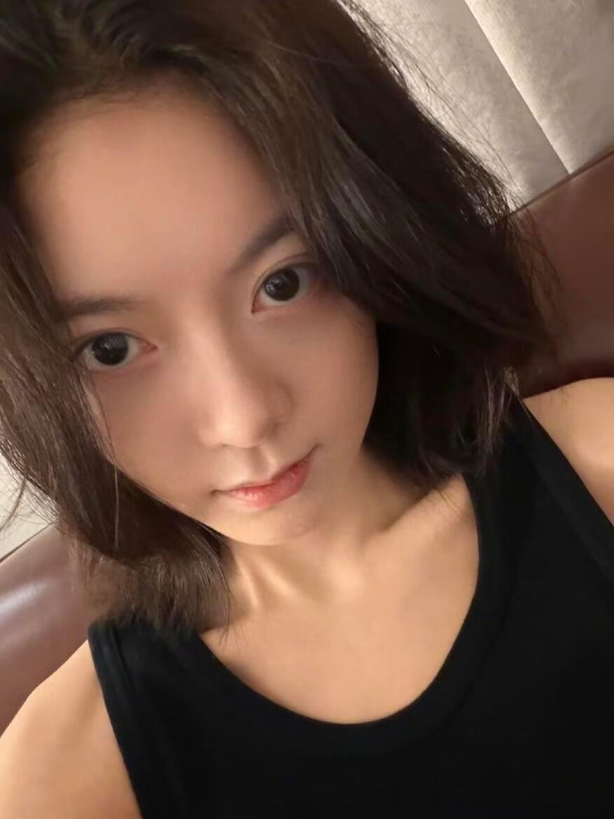 原相机素颜的女明星们完全百花齐放。美女们你们随便吧
