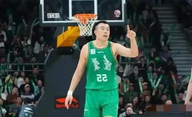 韩德君早就成为人生赢家！1；篮球生涯赚了5500万人民币；2；辽宁队给出