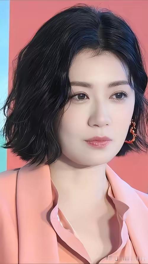 贾静雯的韵味，绝非“标致”“周正”“颜值”等词所能尽述。然而，她未能妥善安排生活