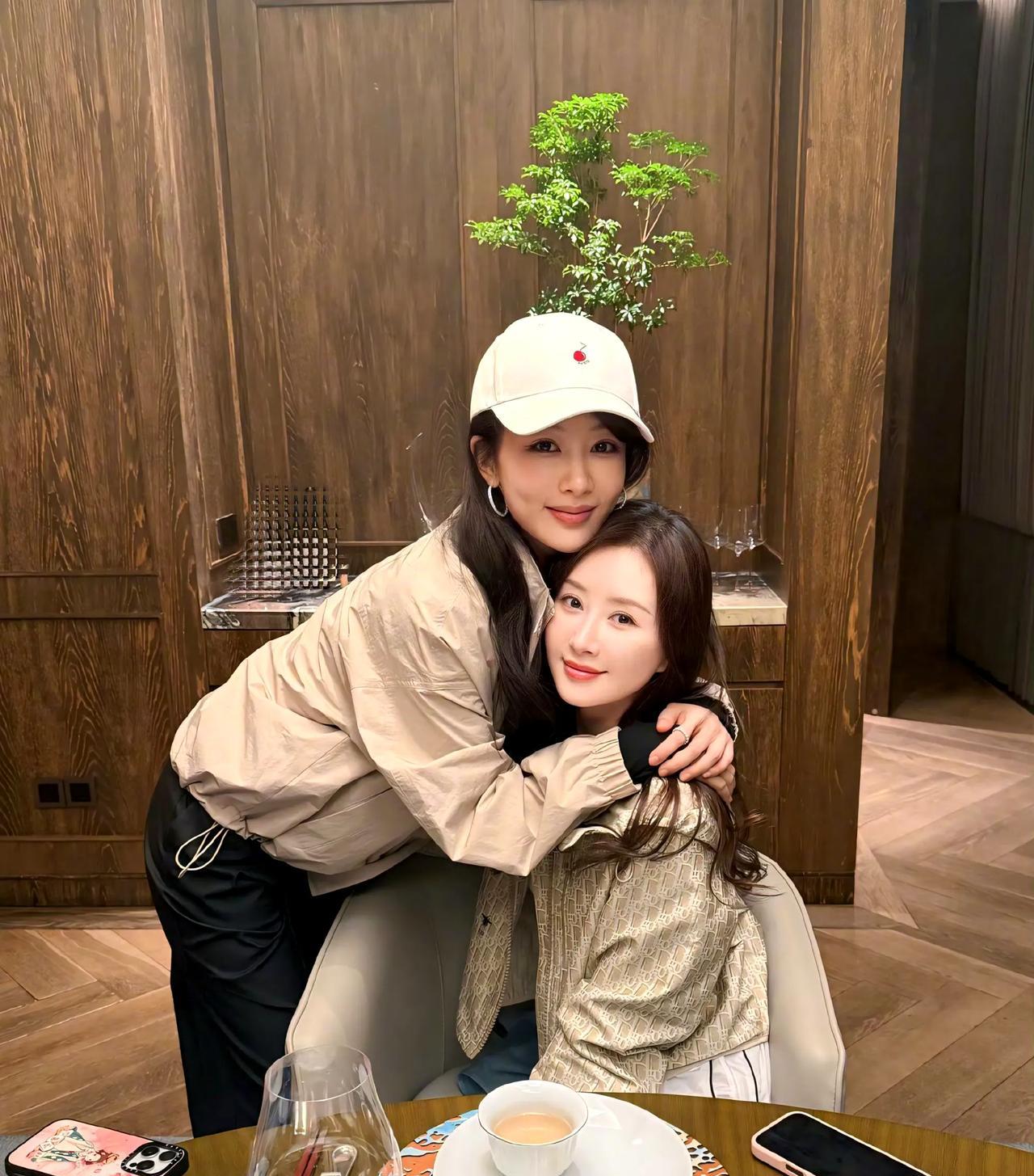 同样是童星出身，丑的那个倒成了一线女明星，大红大紫！漂亮的那个却沦落到无戏可拍，