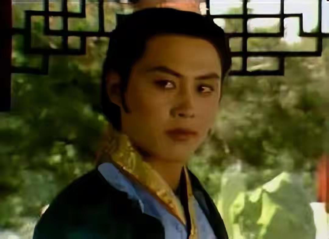 红楼梦：厨子之妻周旋贾府一众男子，尤二姐被逼惨死，唯独她安然脱身《红楼
