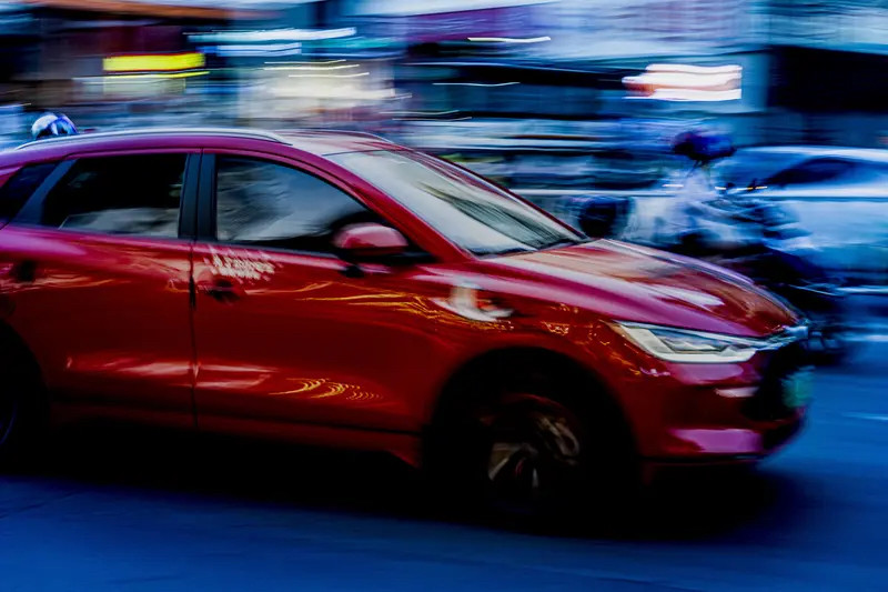 吉利VS比亚迪：2026开年提前决战，销量格局彻底反转2026年1...