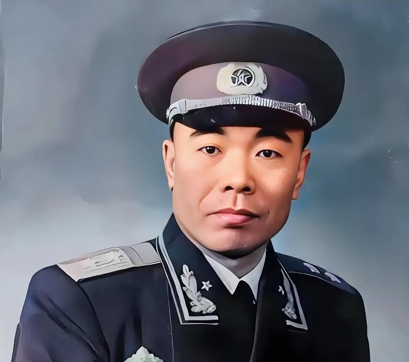 1955年授衔的时候，曾泽生中将当着所有人的面，忍不住哭了。这位以前是国民党60