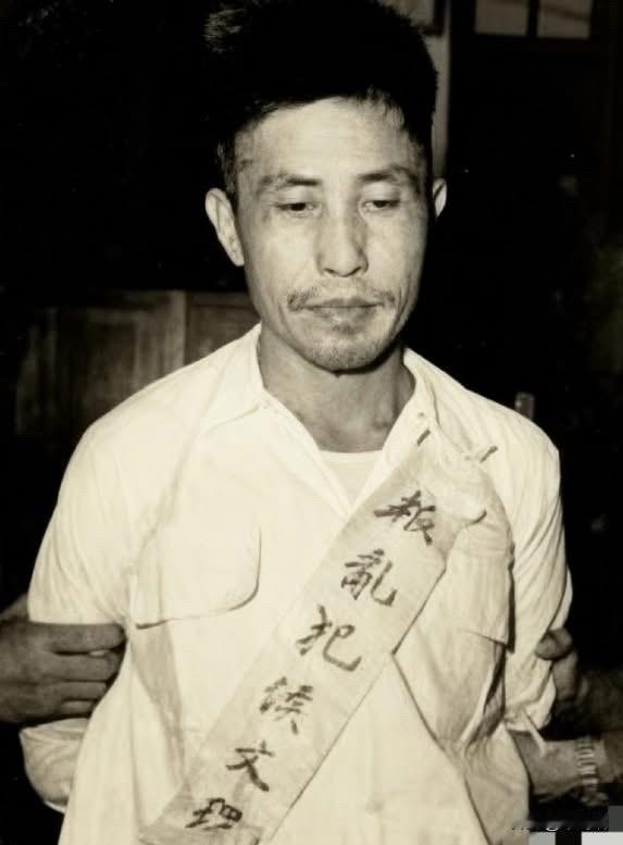 他受命潜伏台岛，顺利打入保密局，暴露5年后英勇就义，他就是我党传奇特工——侯文理