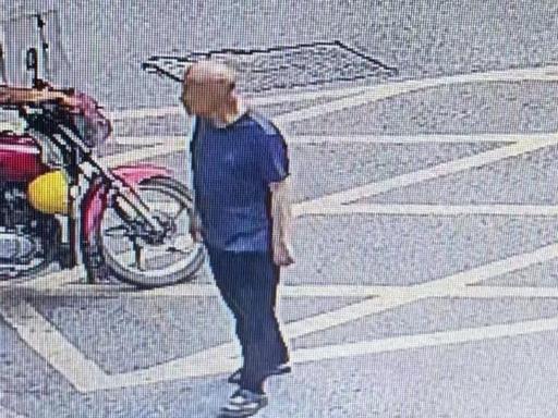 蹊跷！湖南邵阳，64岁男子在下午13点40分许，告诉妻子他出去下象棋，穿T恤、拖