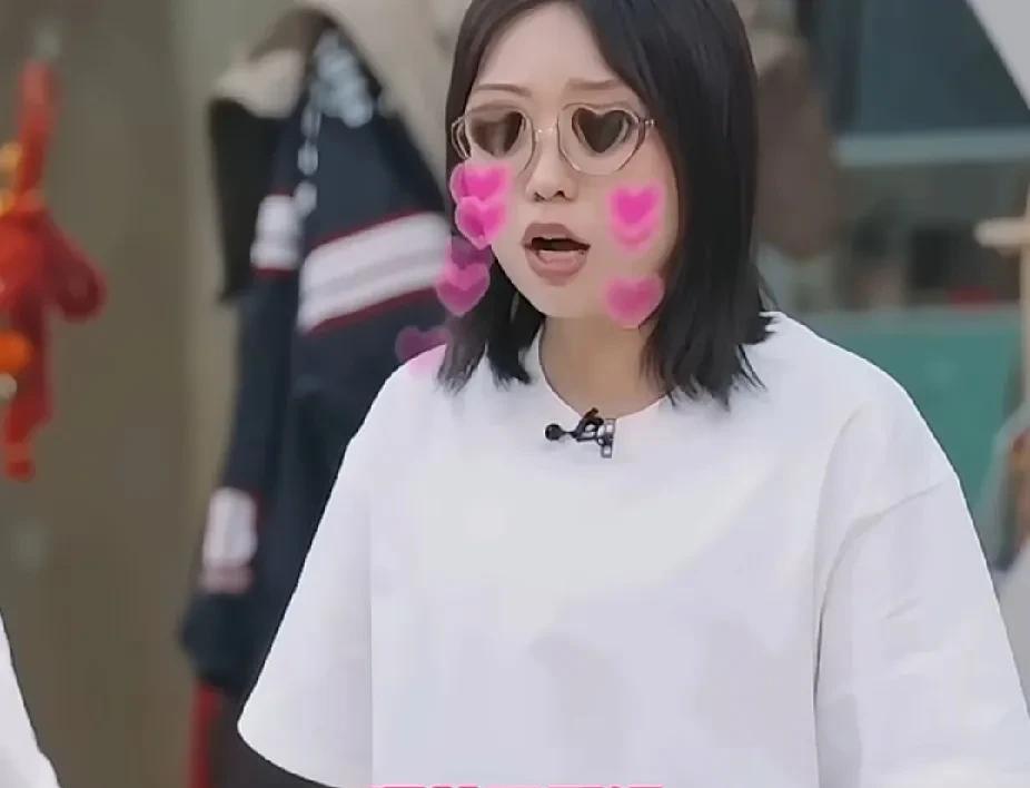 #吴泽林#会做饭还会刷锅擦灶台，那确实很加分了，李雪琴当面夸赞吴泽林！在综艺
