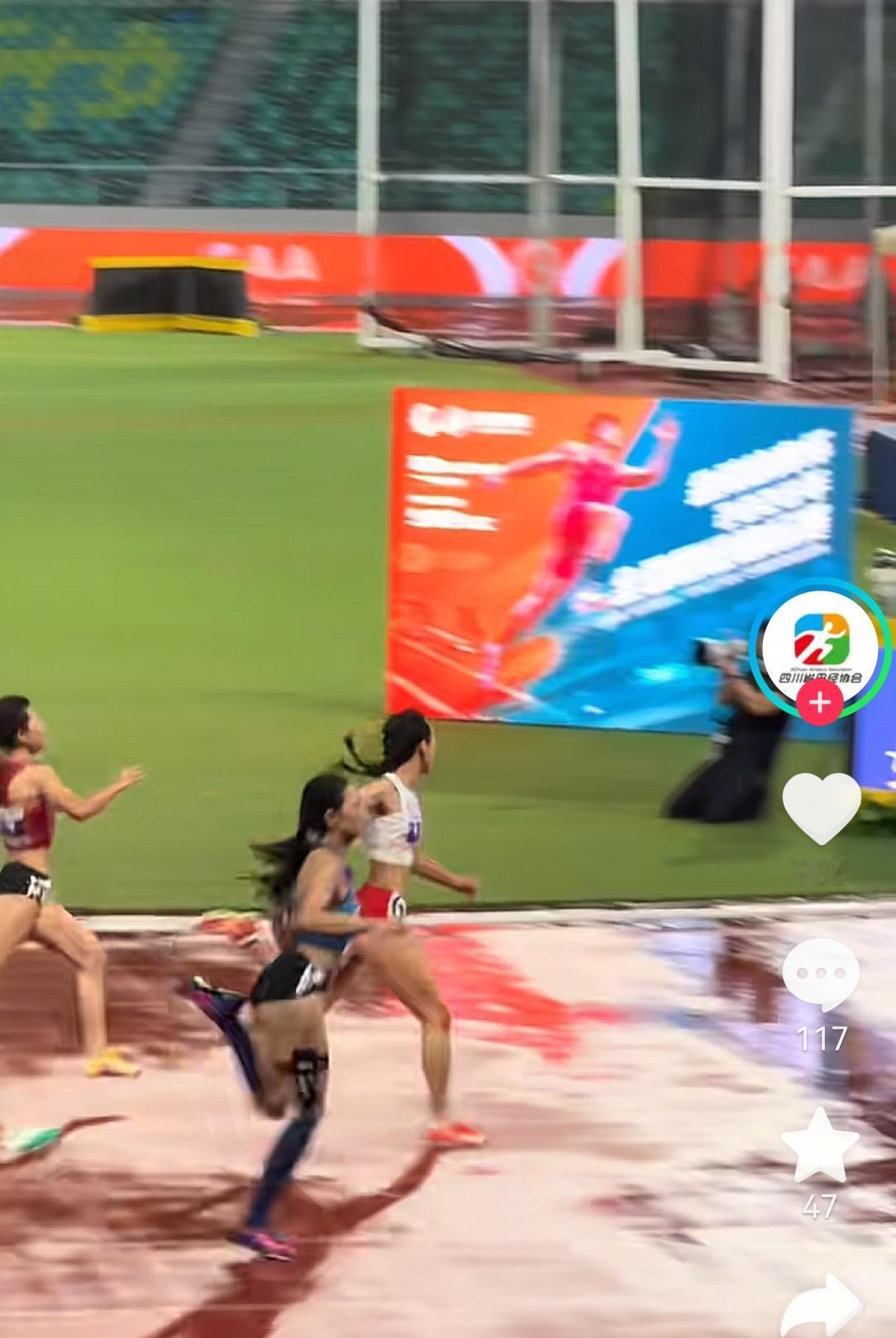 田径锦标赛刘英兰在女子4*400逆转夺金，荡气回肠，200米最后20米疯狂反超最