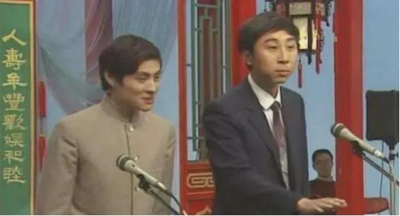 当年，冯巩的搭档刘伟执意要移民澳大利亚，师父马季苦苦挽留，刘伟就是不听，爱徒心切