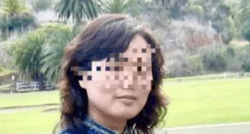 “她就该死，是她活该！”2022年，47岁耶鲁华裔女博士，在自家门口被9名美国警