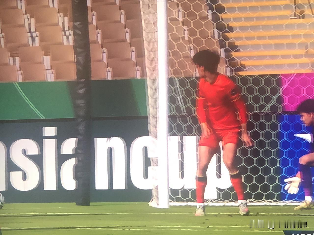 20岁的乌兹别克队控球率72%，23岁的中国队控球率仅仅28%！这就是差距。中国