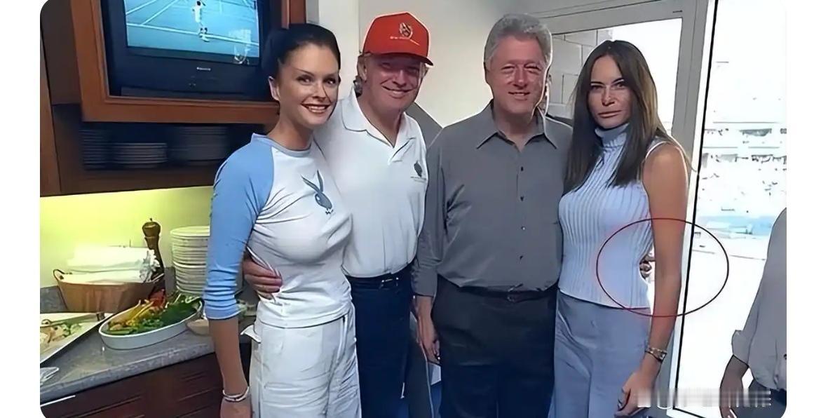 时事微澜特朗普把克林顿逼急了，大家都晾晾，克林顿应该知道特朗普的梅拉尼娅是怎么