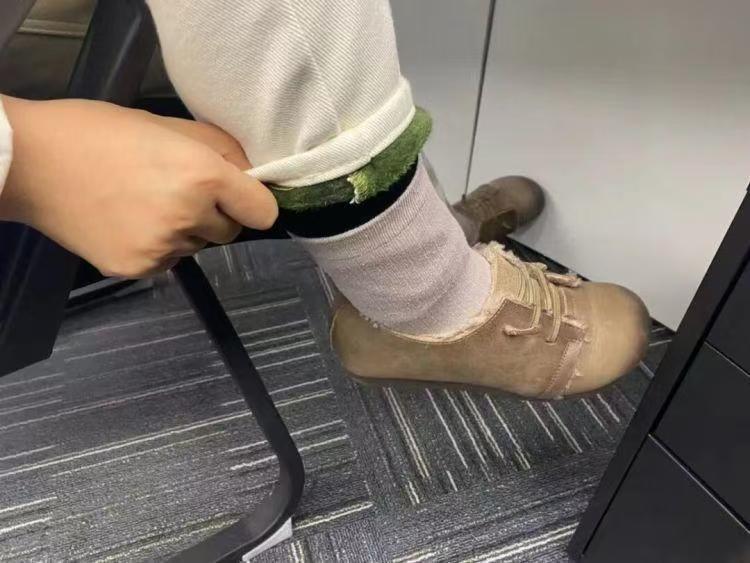 这天气一变，关于冷的话题就在热搜上挂不住了，特别是“北方人在南方怎么过冬”这个梗