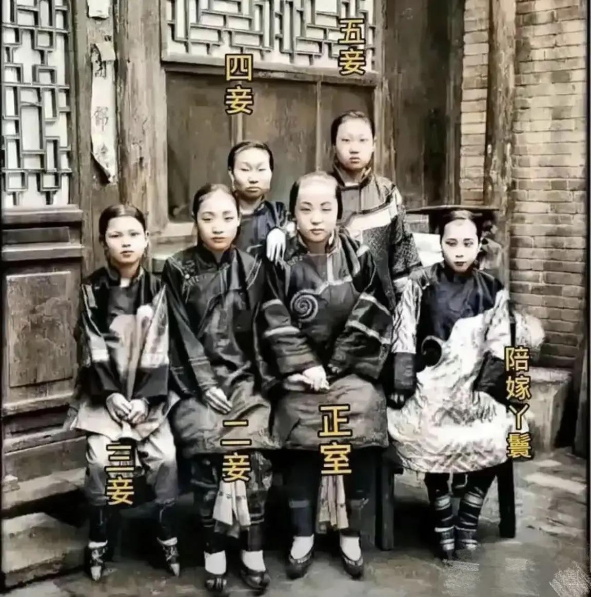 为什么古时候很多正房妻子，会心甘情愿主动给丈夫纳妾？在古代，一个女人如果不给