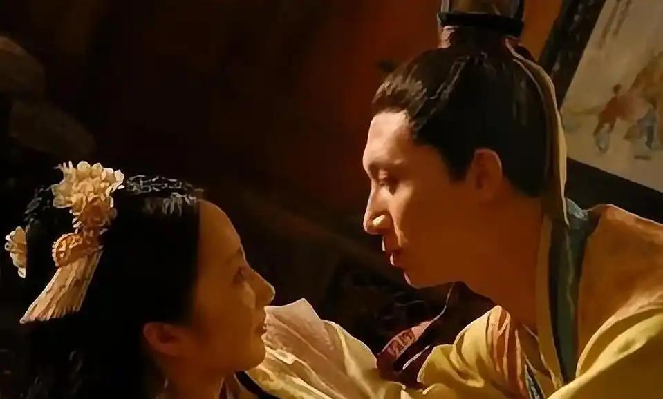 古代夫妻睡觉，为啥通房丫鬟要陪在旁边？原因让人接受不了咱们看古装剧的时候