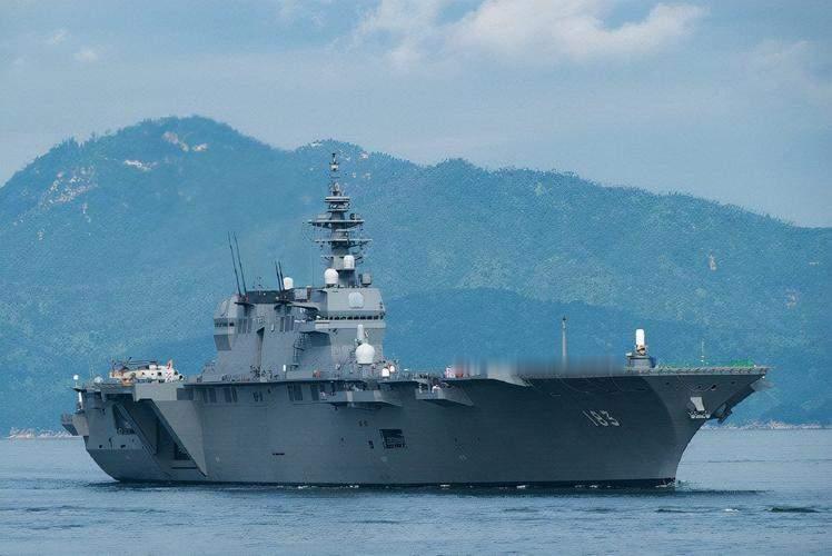 中日最强两栖攻击舰。哪家更强？076两栖攻击舰和出云号两栖攻击舰。首先这两艘