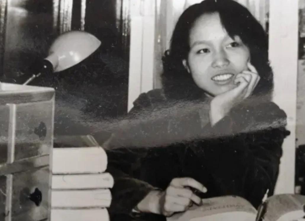 1997年，河南南阳，27岁男子得知恩师身患重病被丈夫抛弃，独自带女儿艰难度日，