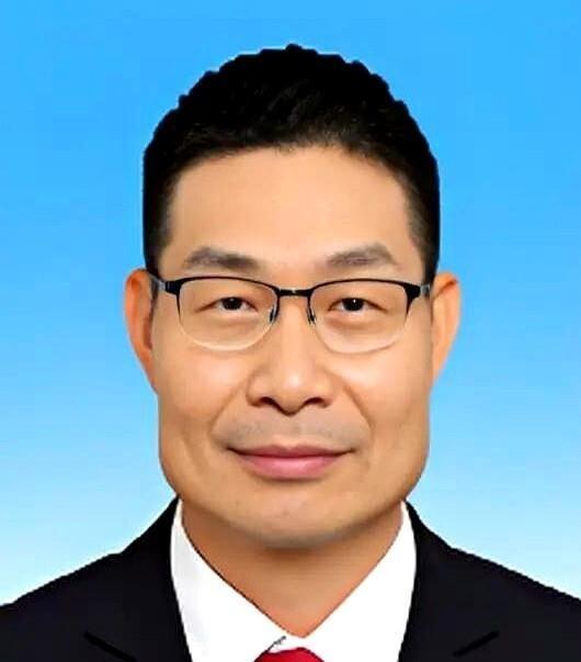 58岁，南方电网副总，调去中国电子当党组副书记。从电力到电子，很多人第一反应：