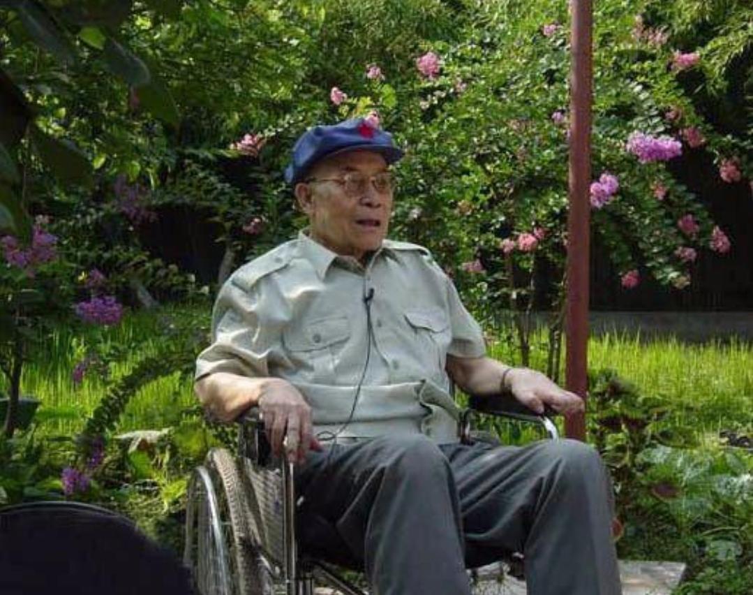 罗应怀（1915.12.9—2010.5.2），湖北红安人，开国少将，北京军区原