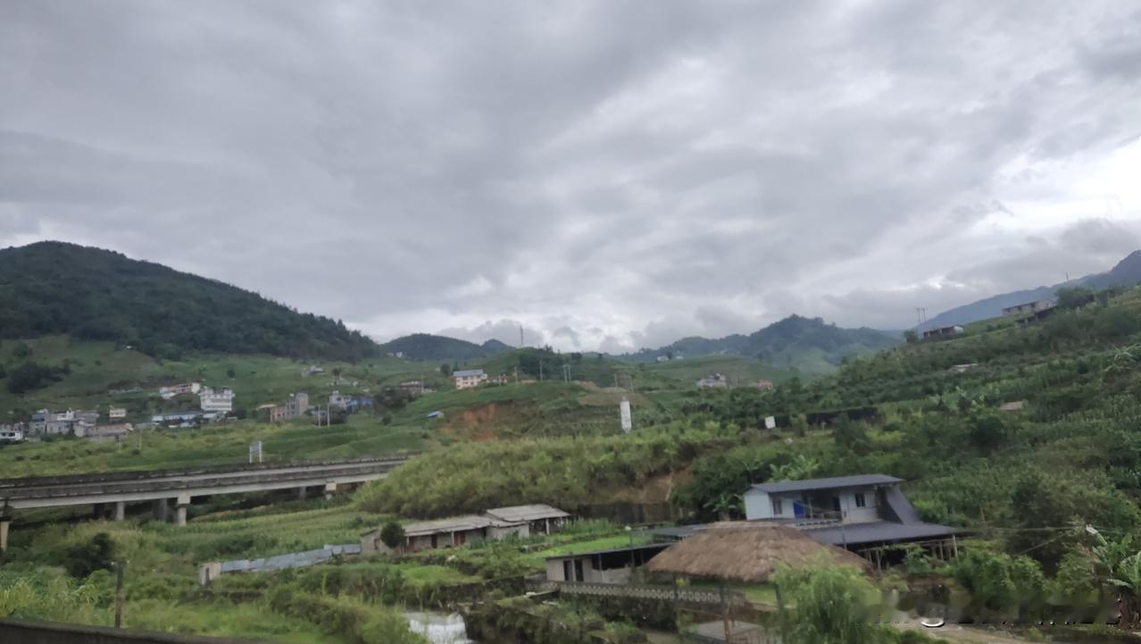 我认为越多越好，但是我指的不是那种狐朋狗友、酒肉朋友，而是你有事他能帮也愿意帮的