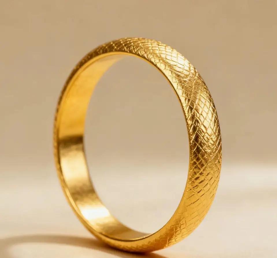 上午去金店看了下，黄金回收价大概1123元/克。国内金价1146元/克，比昨天跌