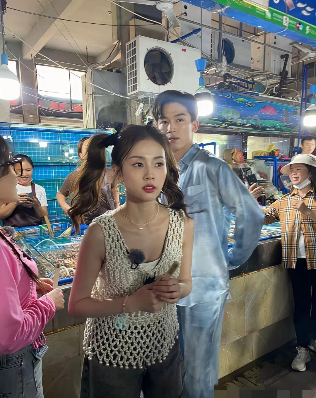 怎么那么多人说白鹿长相普通啊，生图这样还普通？