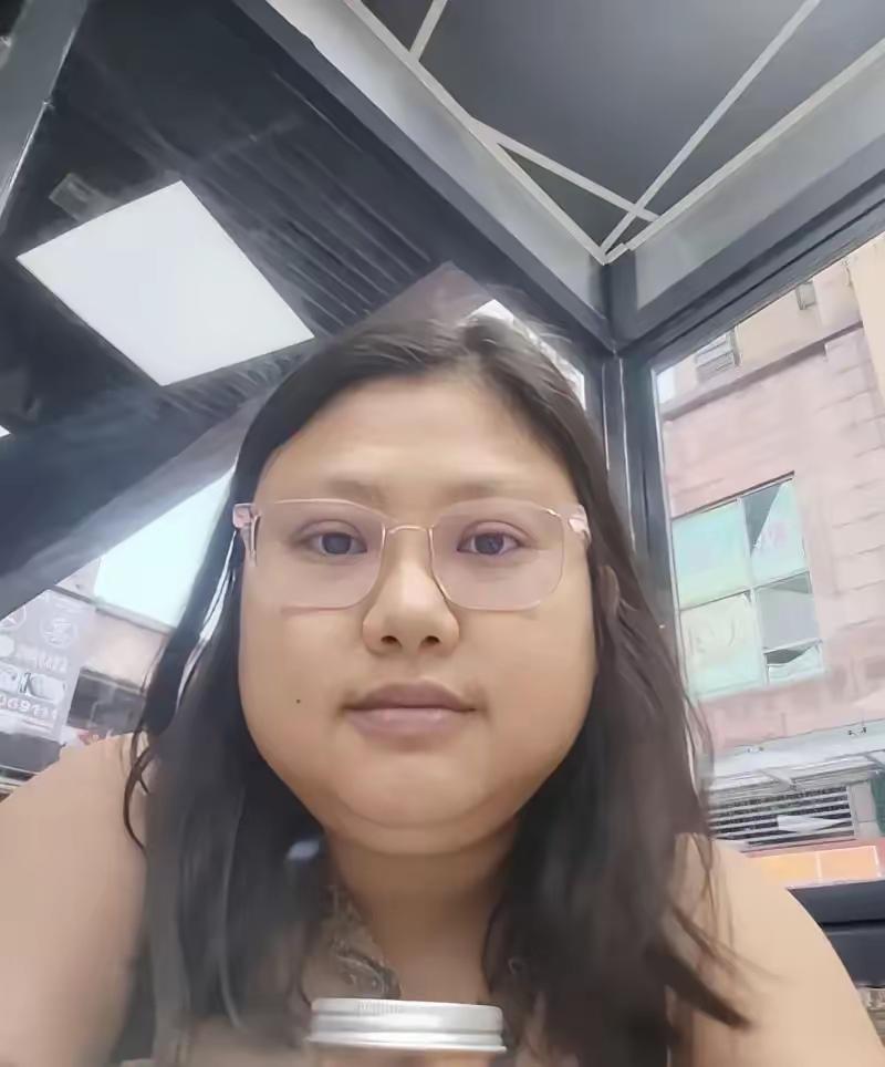 广州一29岁姑娘，在社交平台发征婚帖，写明要500万资产、有房有车、会粤语、体制