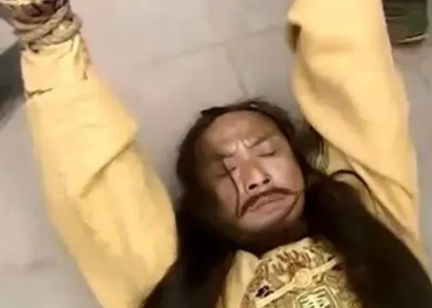 1856年9月，韦昌辉被洪秀全应付走了，他刚走，洪秀全就站起来吩咐洪宣娇，“快！