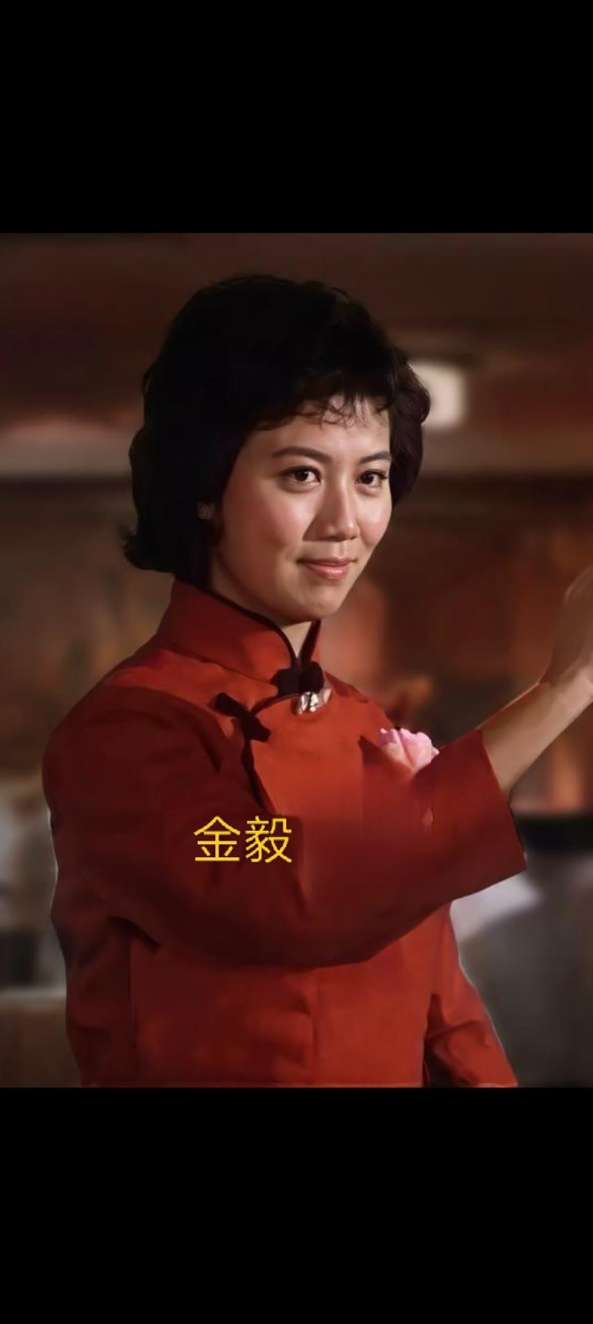 😊红色旗袍，优雅气质，尽显东方魅力！