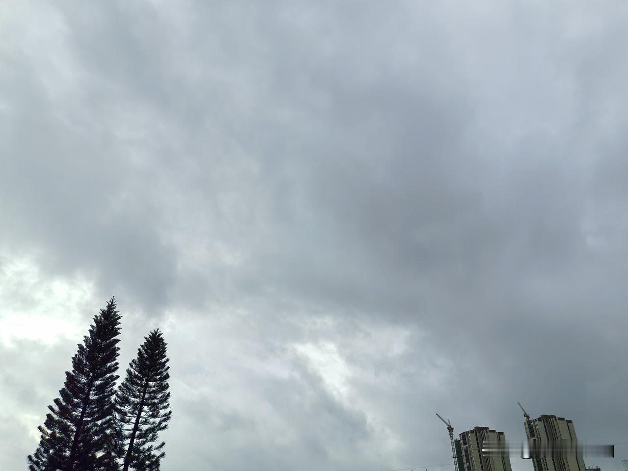 雨雨雨！7月的尾巴广东被雨安排了！29～31日，副高逐日东退，季风急流西移北