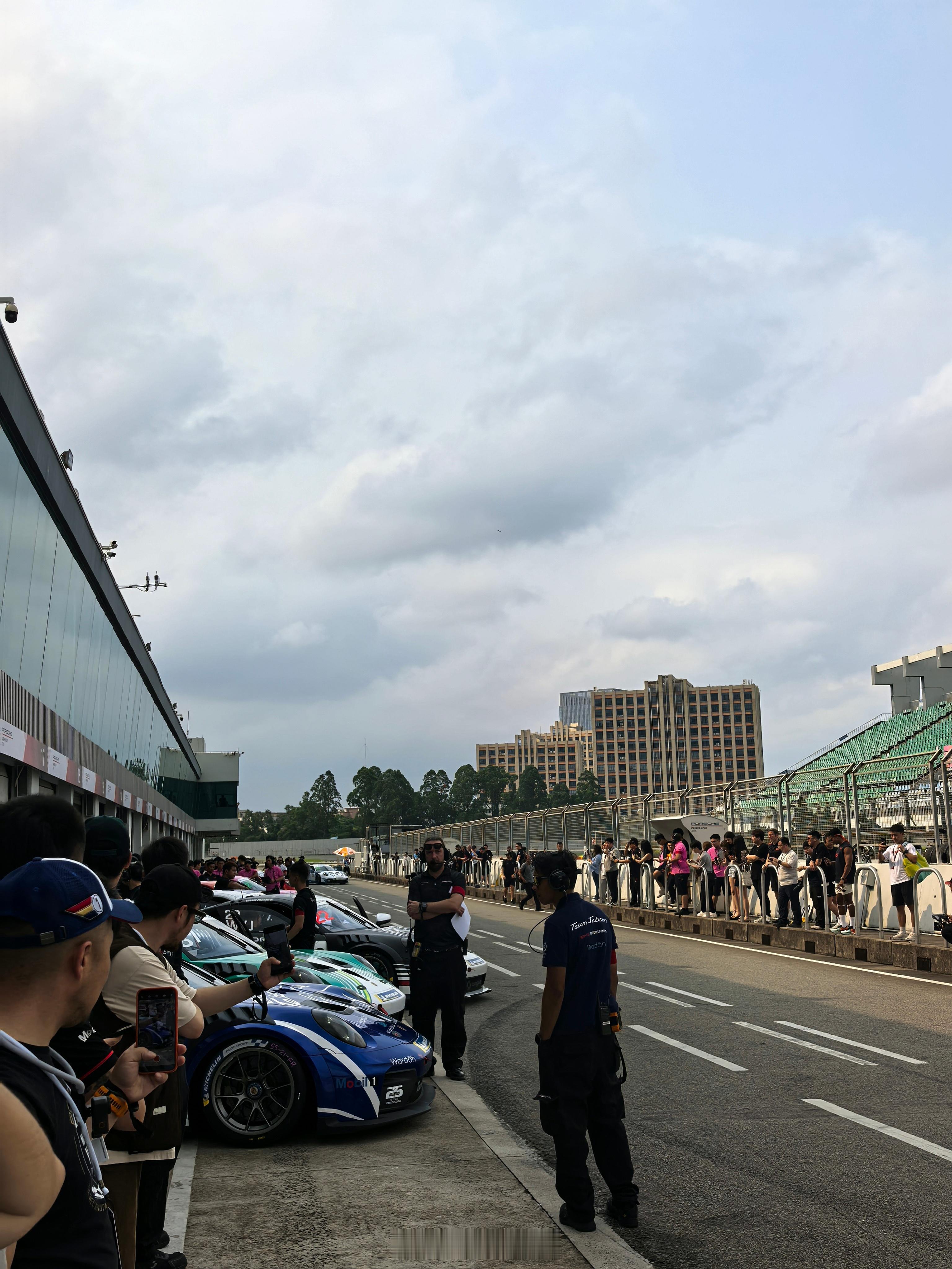 眼熟吗？刚刚采访了一下亚洲保时捷卡雷拉杯