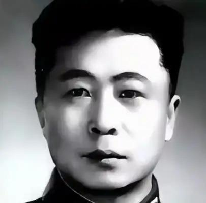 1957《林海雪原》轰动全国，罗荣桓拍板作者：召回部队，恢复军籍，上校军衔，到总