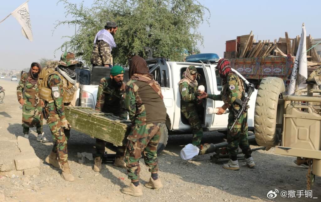 阿富汗塔利班发言人穆贾希德在坎大哈召开的记者会上表示：“此时此刻，巴基斯坦的侦察