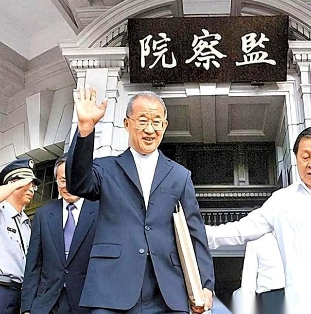 6000亿新台币。每年。就这么烧掉了。一开始我看到这个数字，没啥感觉，太大