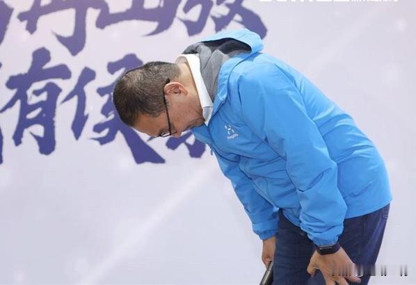 被拱选党主席侯友宜回应了民进党新北市议员钟宏仁今天（15日）在议会质询时建
