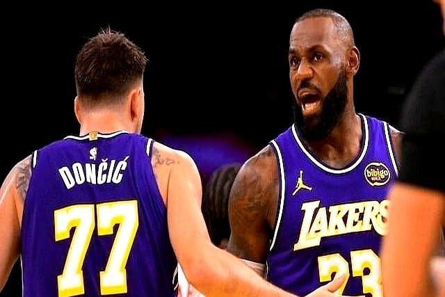 西部彻底乱了！湖人一波四连胜，直接干到第三！老詹复出就贡献18分7篮板7助攻