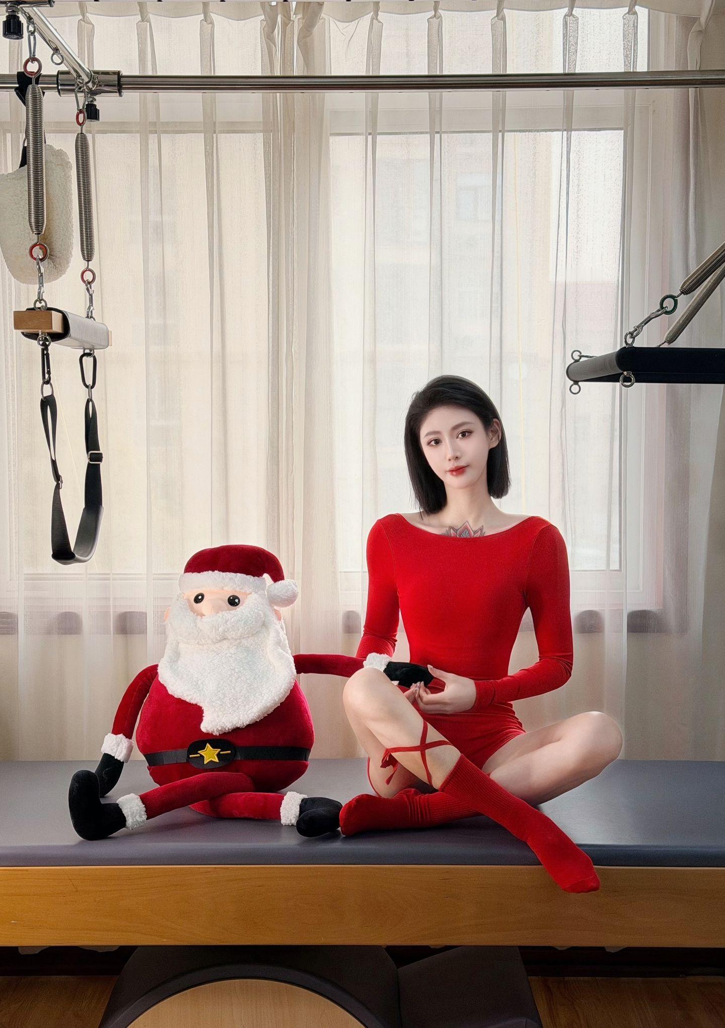 肌肉与线条某种意义，它是一枚无声徽章。普拉提